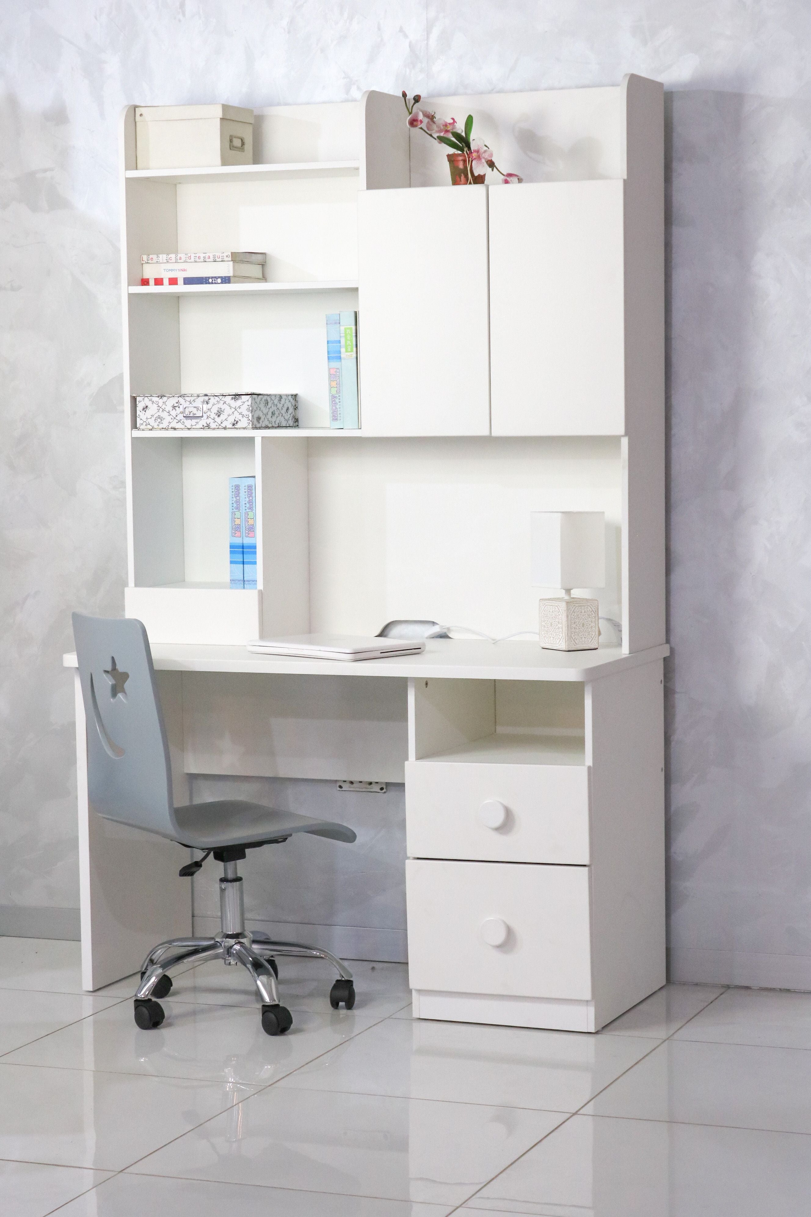 Kids Como Study Desk With Storage